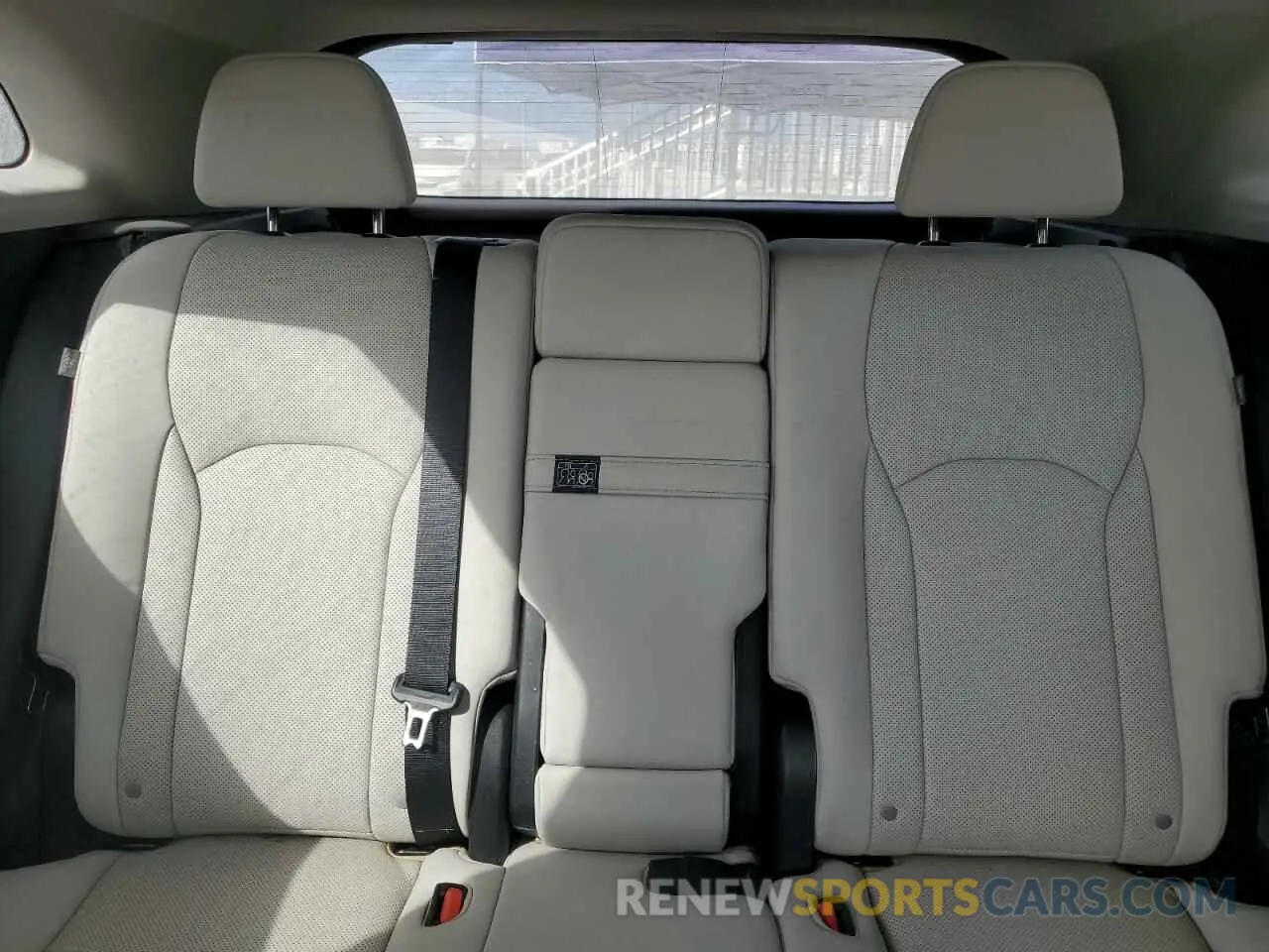 10 fotografías del automóvil dañado 2T2HZMAAXMC203038 LEXUS RX350 2021