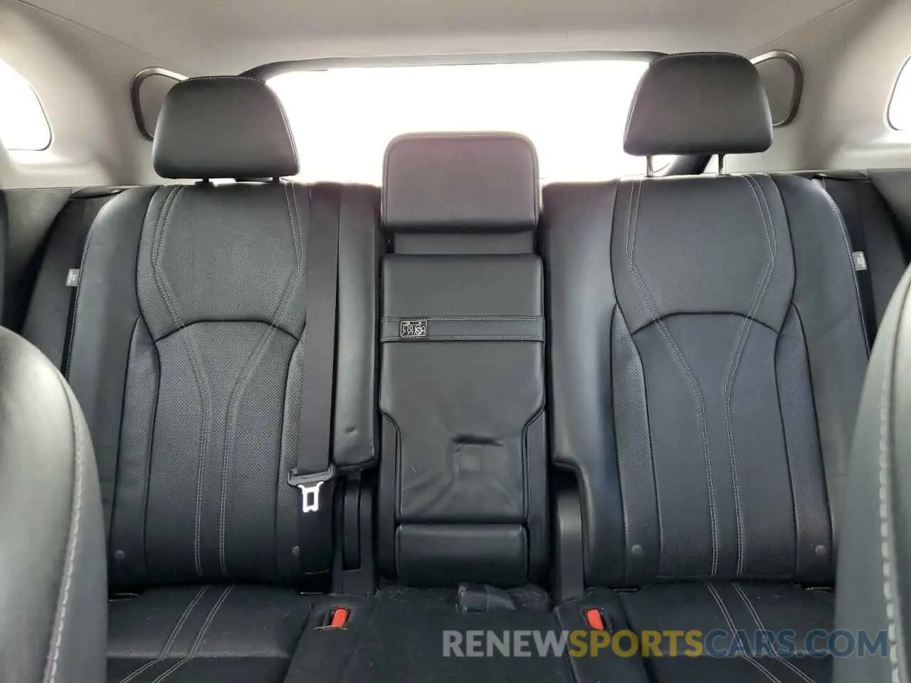 10 fotografías del automóvil dañado 2T2JZMAA7MC188225 LEXUS RX350 2021