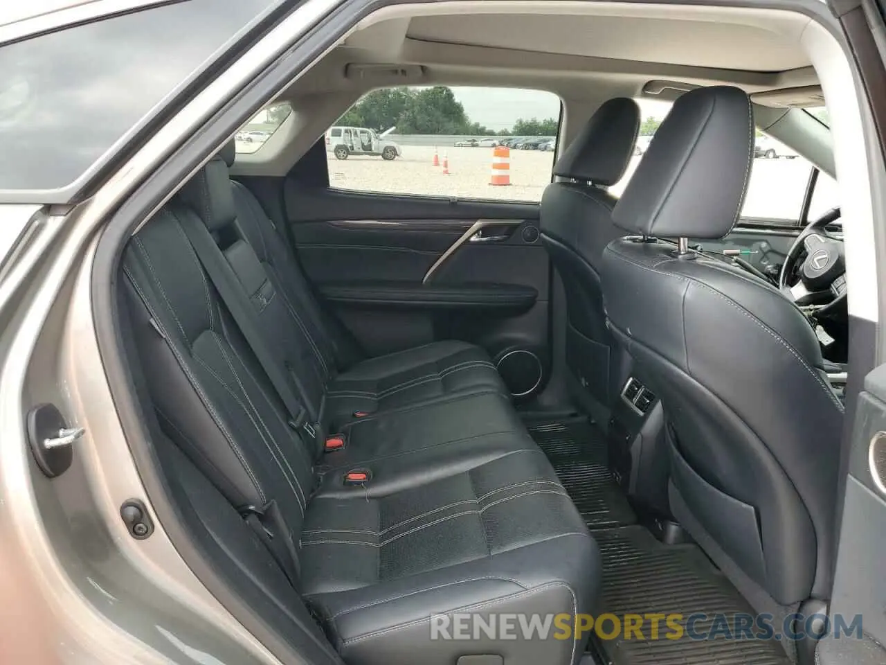 11 fotografías del automóvil dañado 2T2JZMAA7MC188225 LEXUS RX350 2021