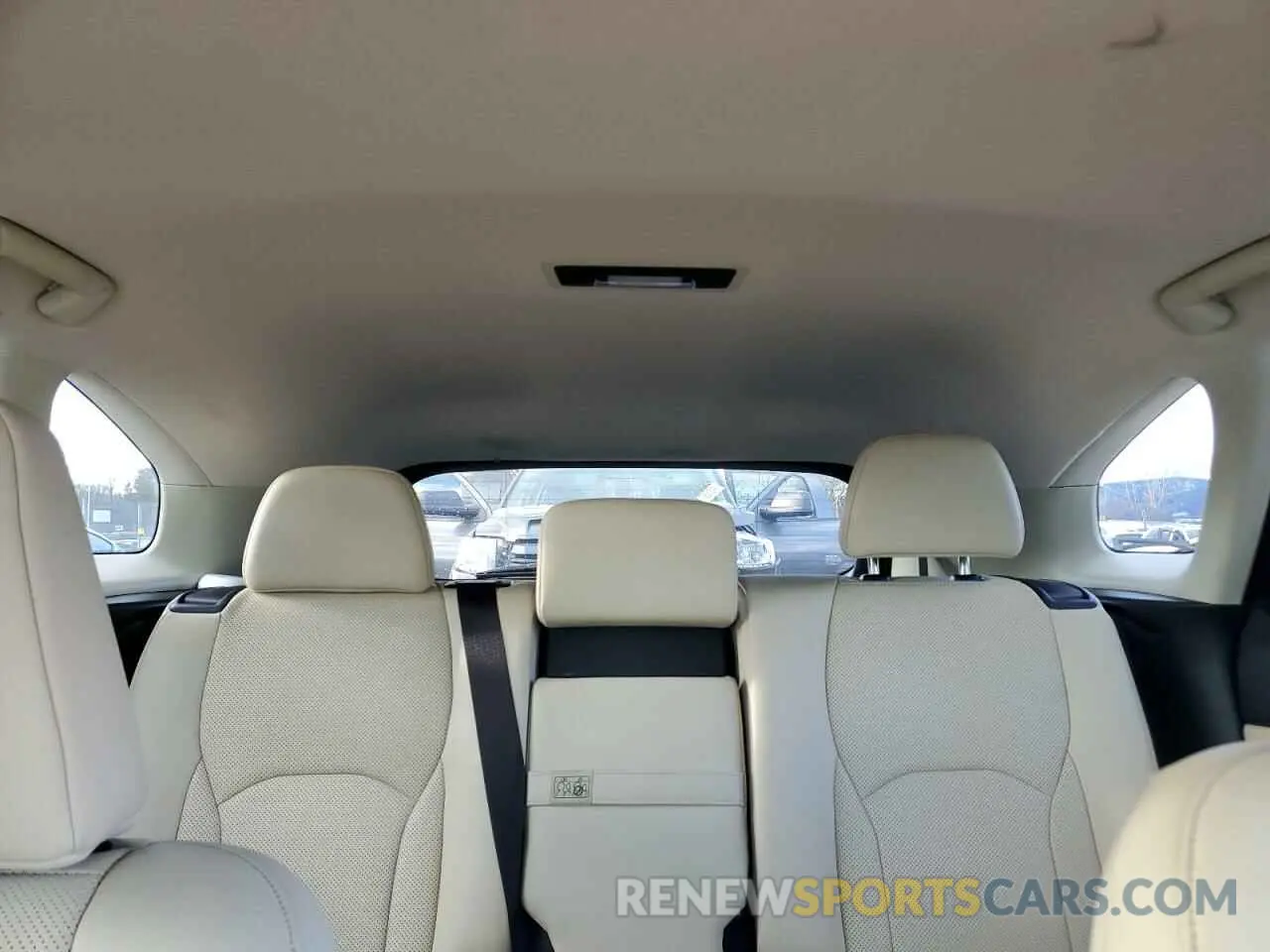 10 fotografías del automóvil dañado JTJHZKFA4M2029125 LEXUS RX350 2021