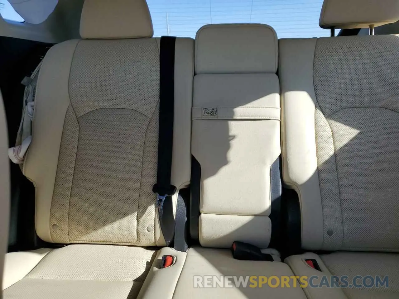 10 fotografías del automóvil dañado 2T2HZMAA0NC249785 LEXUS RX350 2022