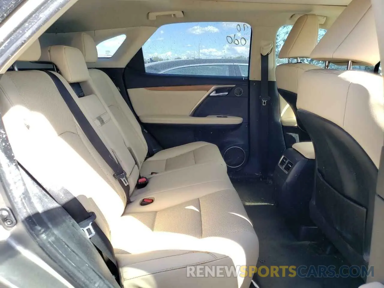 6 fotografías del automóvil dañado 2T2HZMAA5NC245361 LEXUS RX350 2022