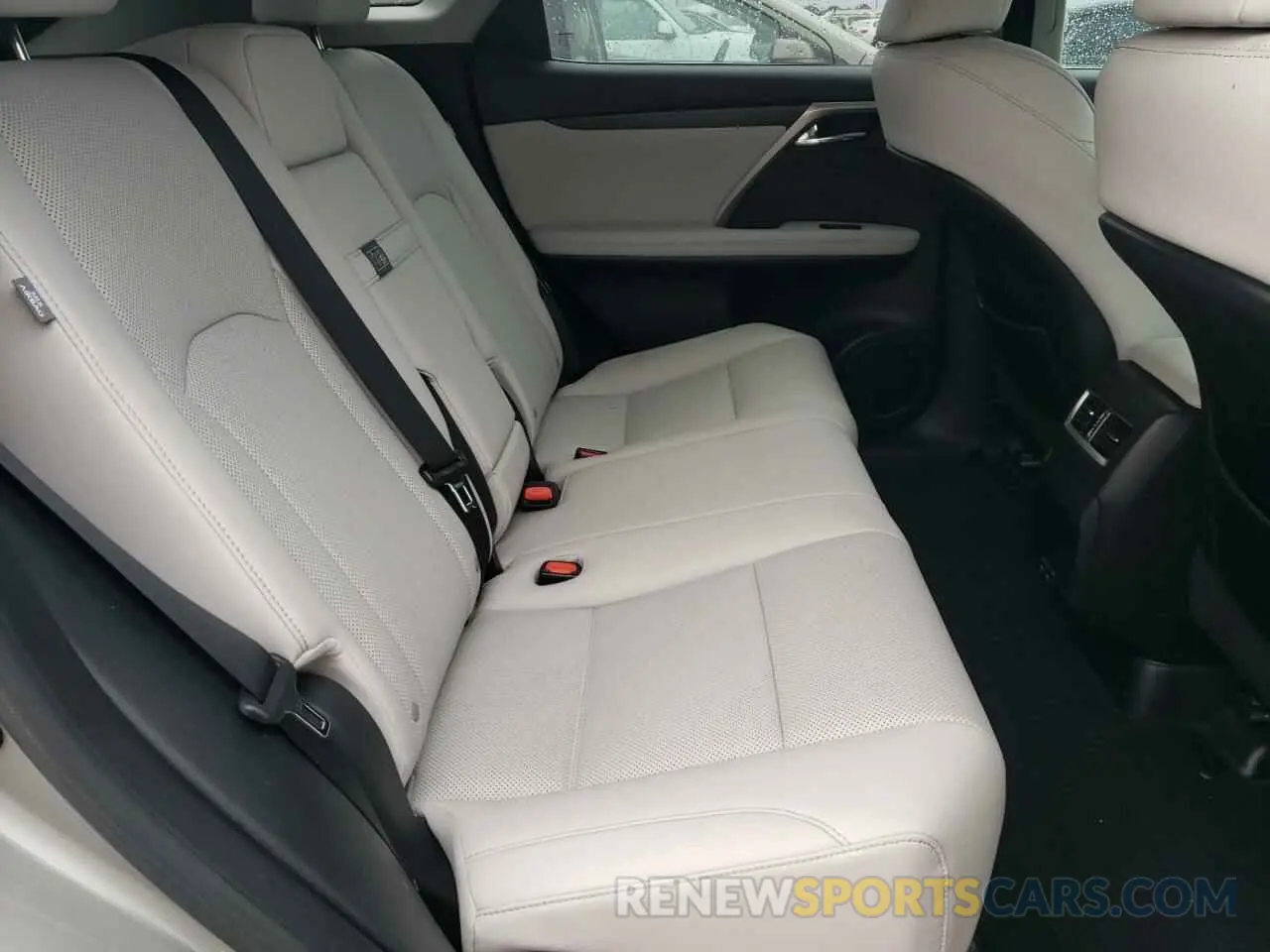 10 fotografías del automóvil dañado 2T2HZMAA9NC226912 LEXUS RX350 2022