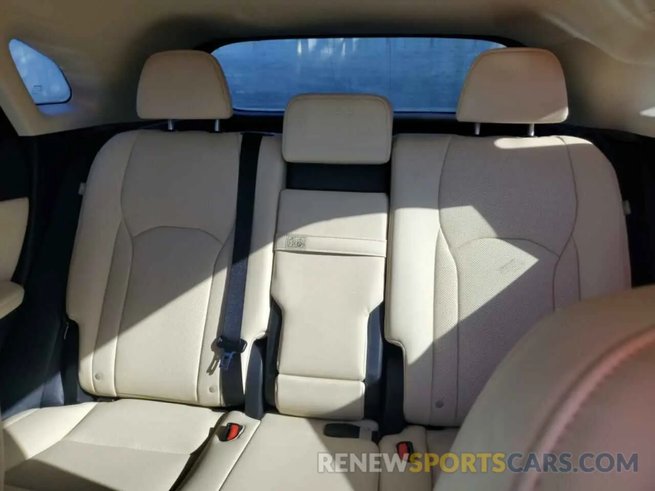 10 fotografías del automóvil dañado 2T2HZMAAXNC228958 LEXUS RX350 2022