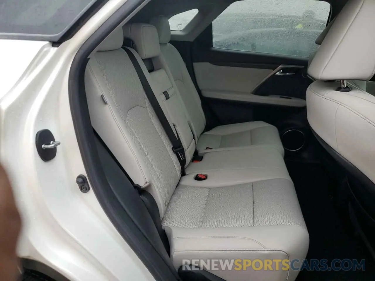 6 fotografías del automóvil dañado 2T2HZMDAXNC324312 LEXUS RX350 2022