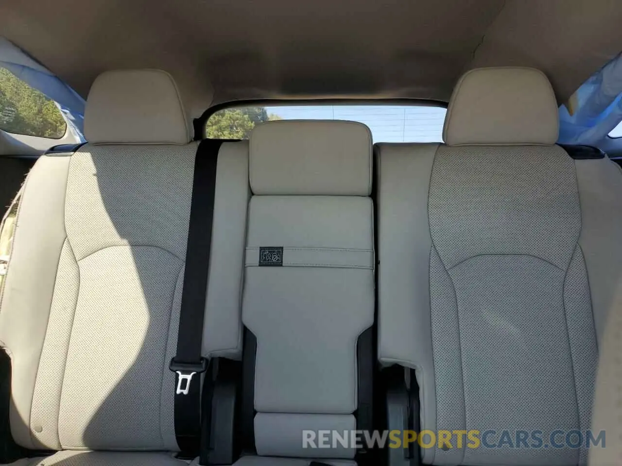 10 fotografías del automóvil dañado JTJHZKEA2N2024606 LEXUS RX350 2022