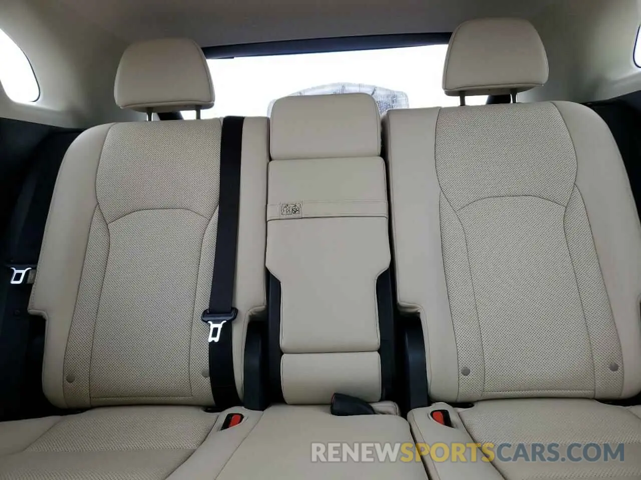 10 fotografías del automóvil dañado JTJHZMDA3N2059183 LEXUS RX350 2022