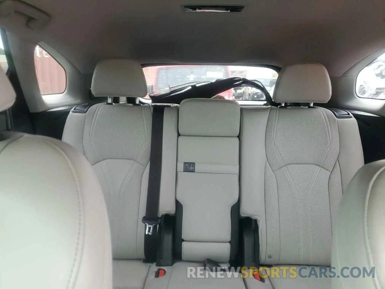 10 fotografías del automóvil dañado JTJJZKEA5N2026531 LEXUS RX350 2022