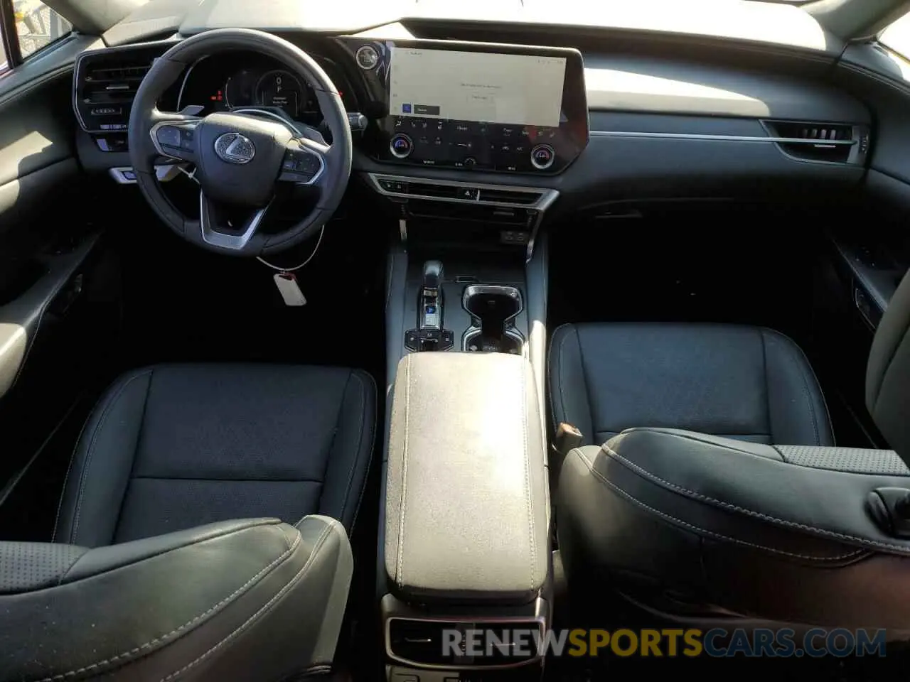 8 fotografías del automóvil dañado 2T2BAMBA1PC010695 LEXUS RX350 2023