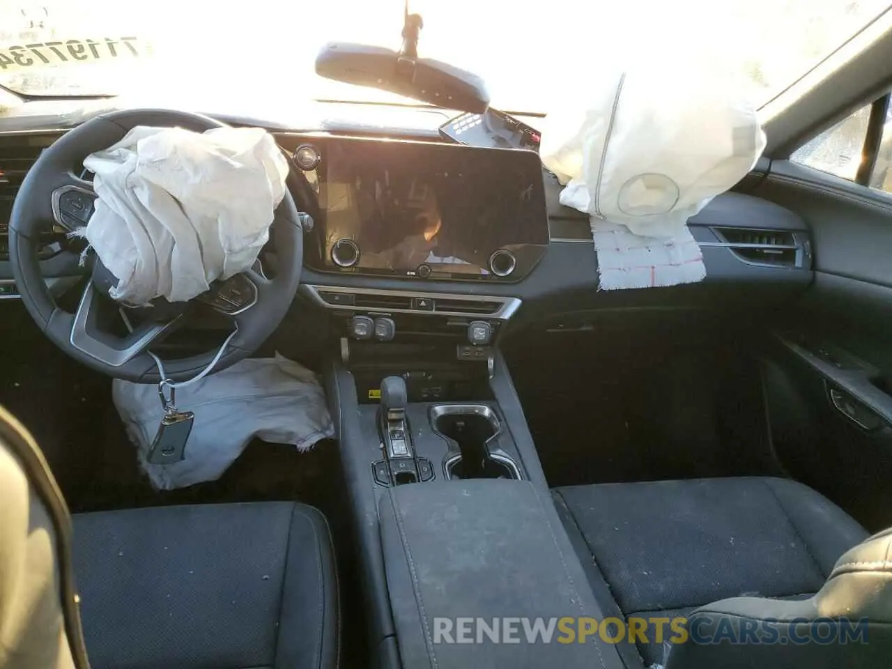 8 fotografías del automóvil dañado 2T2BAMBA3PC014151 LEXUS RX350 2023