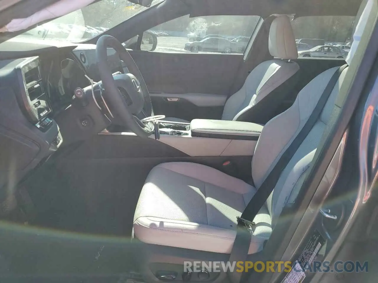 7 fotografías del automóvil dañado 2T2BAMBAXPC011540 LEXUS RX350 2023