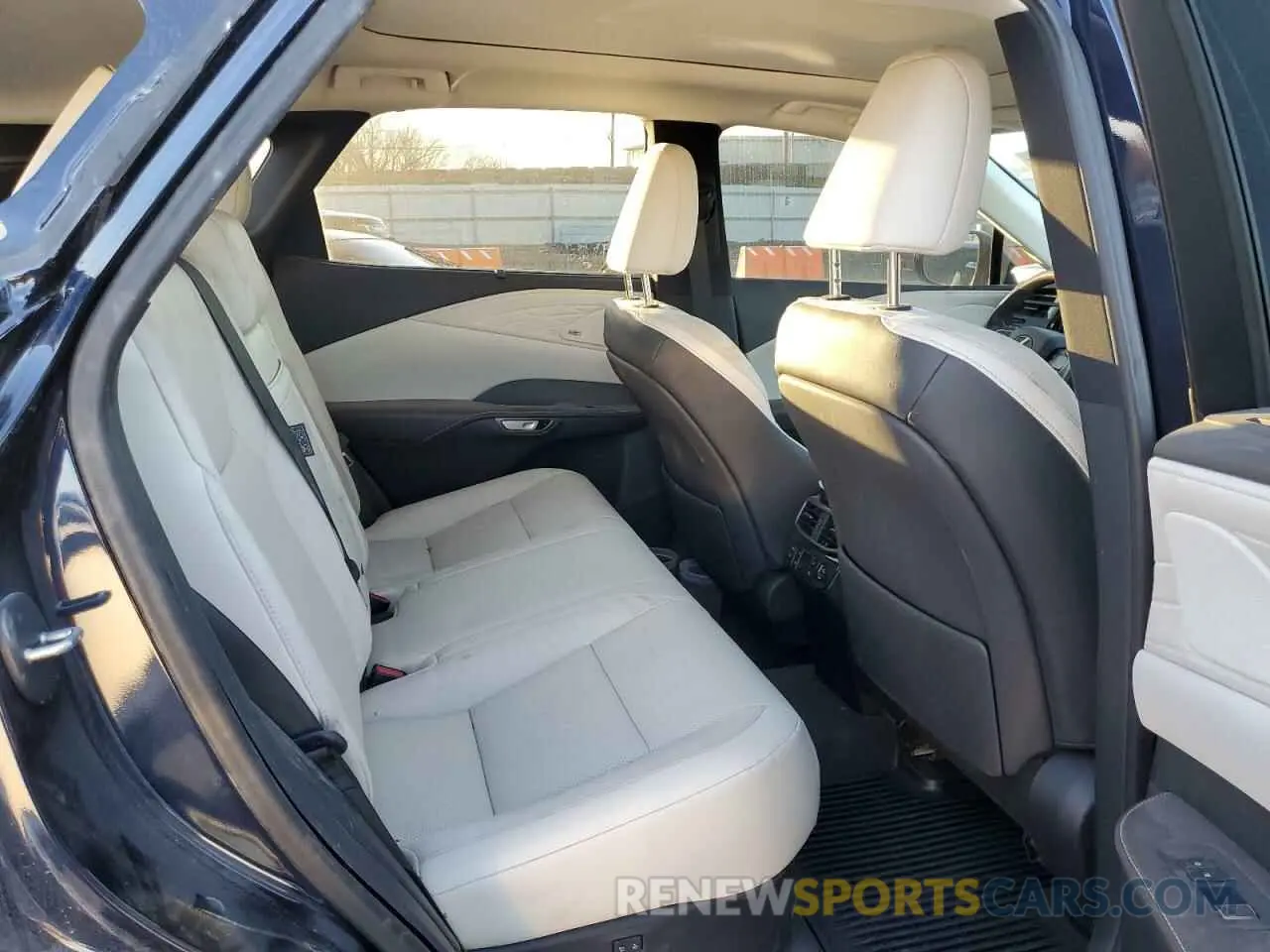 11 fotografías del automóvil dañado 2T2BAMCA4PC027618 LEXUS RX350 2023