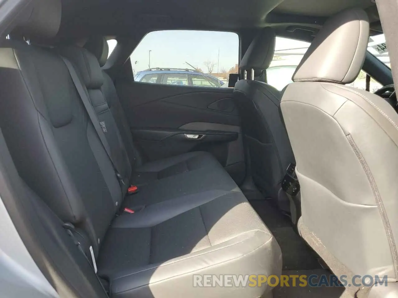 11 fotografías del automóvil dañado 2T2BAMCA4PC038506 LEXUS RX350 2023