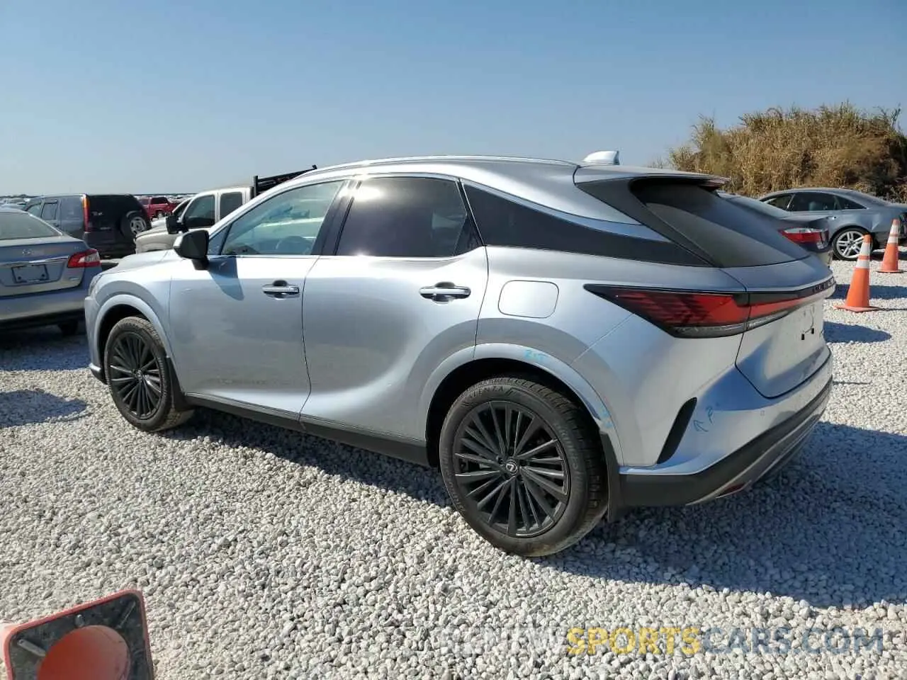 2 fotografías del automóvil dañado 2T2BAMBA1RC046132 LEXUS RX350 2024
