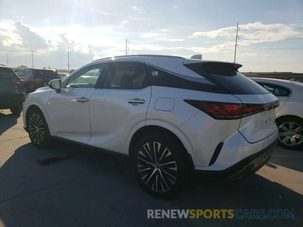 2 fotografías del automóvil dañado 2T2BAMBA2RC026651 LEXUS RX350 2024