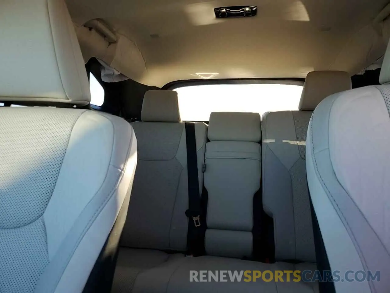 10 fotografías del automóvil dañado 2T2BAMBA2RC045071 LEXUS RX350 2024