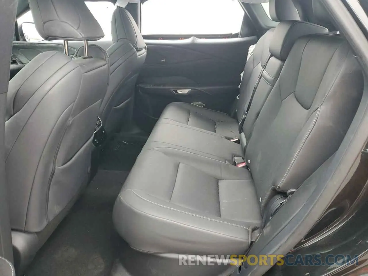 11 fotografías del automóvil dañado 2T2BAMCA1RC040460 LEXUS RX350 2024