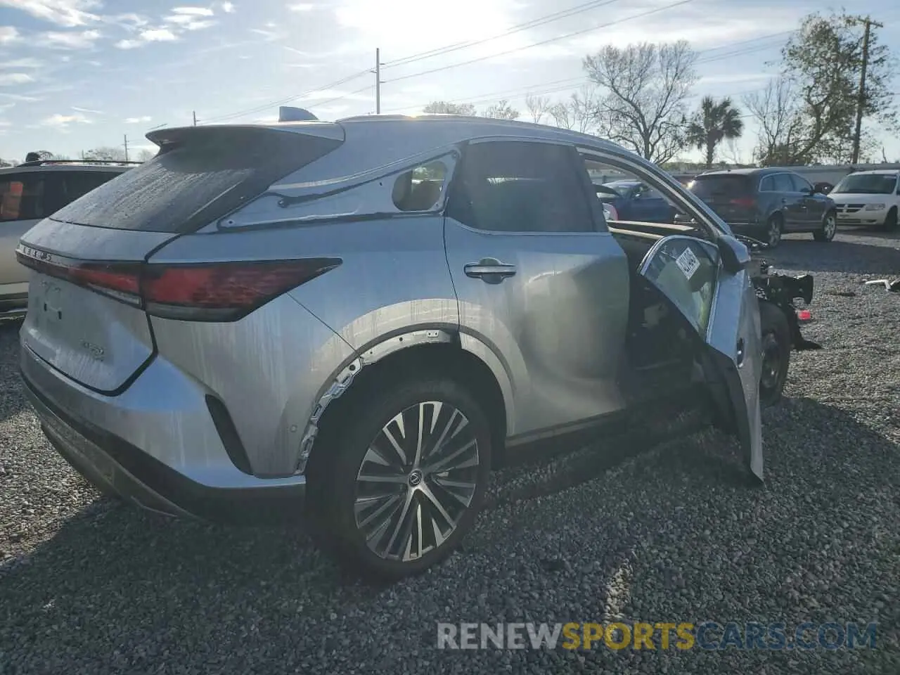 3 fotografías del automóvil dañado 2T2BAMCA1RC076679 LEXUS RX350 2024