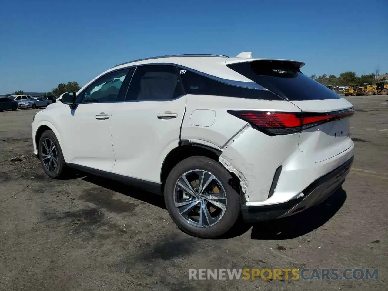 2 fotografías del automóvil dañado 2T2BAMCA3RC069135 LEXUS RX350 2024