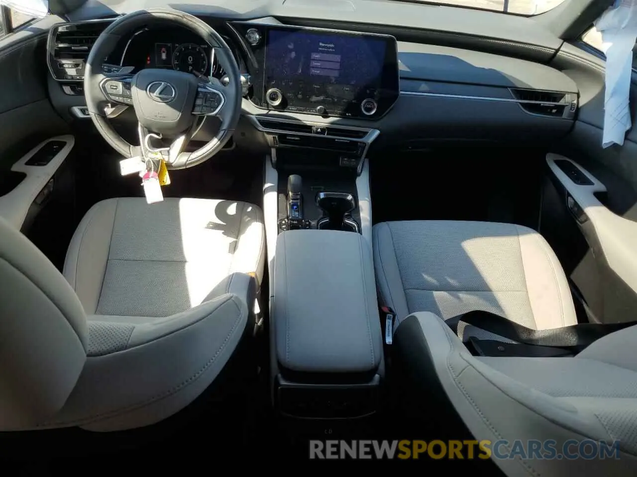 8 fotografías del automóvil dañado 2T2BAMCA3RC069135 LEXUS RX350 2024