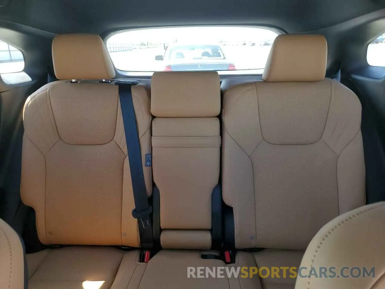 10 fotografías del automóvil dañado 2T2BAMCA3RC074903 LEXUS RX350 2024