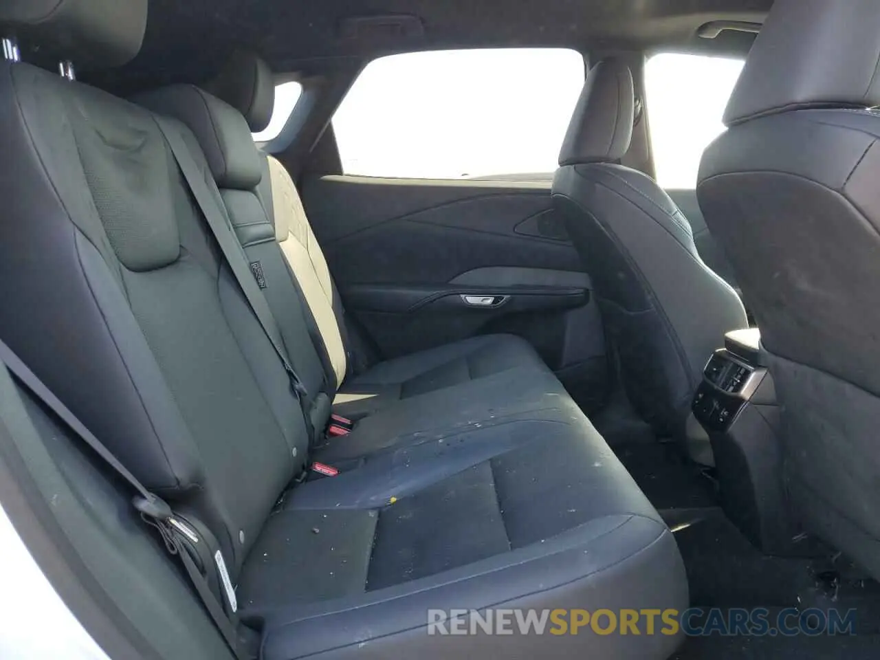 11 fotografías del automóvil dañado 2T2BAMCA4RC067734 LEXUS RX350 2024