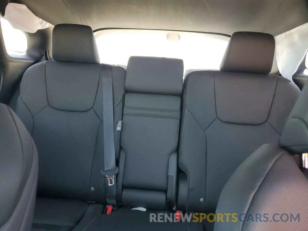 10 fotografías del automóvil dañado 2T2BAMCA5RC052708 LEXUS RX350 2024