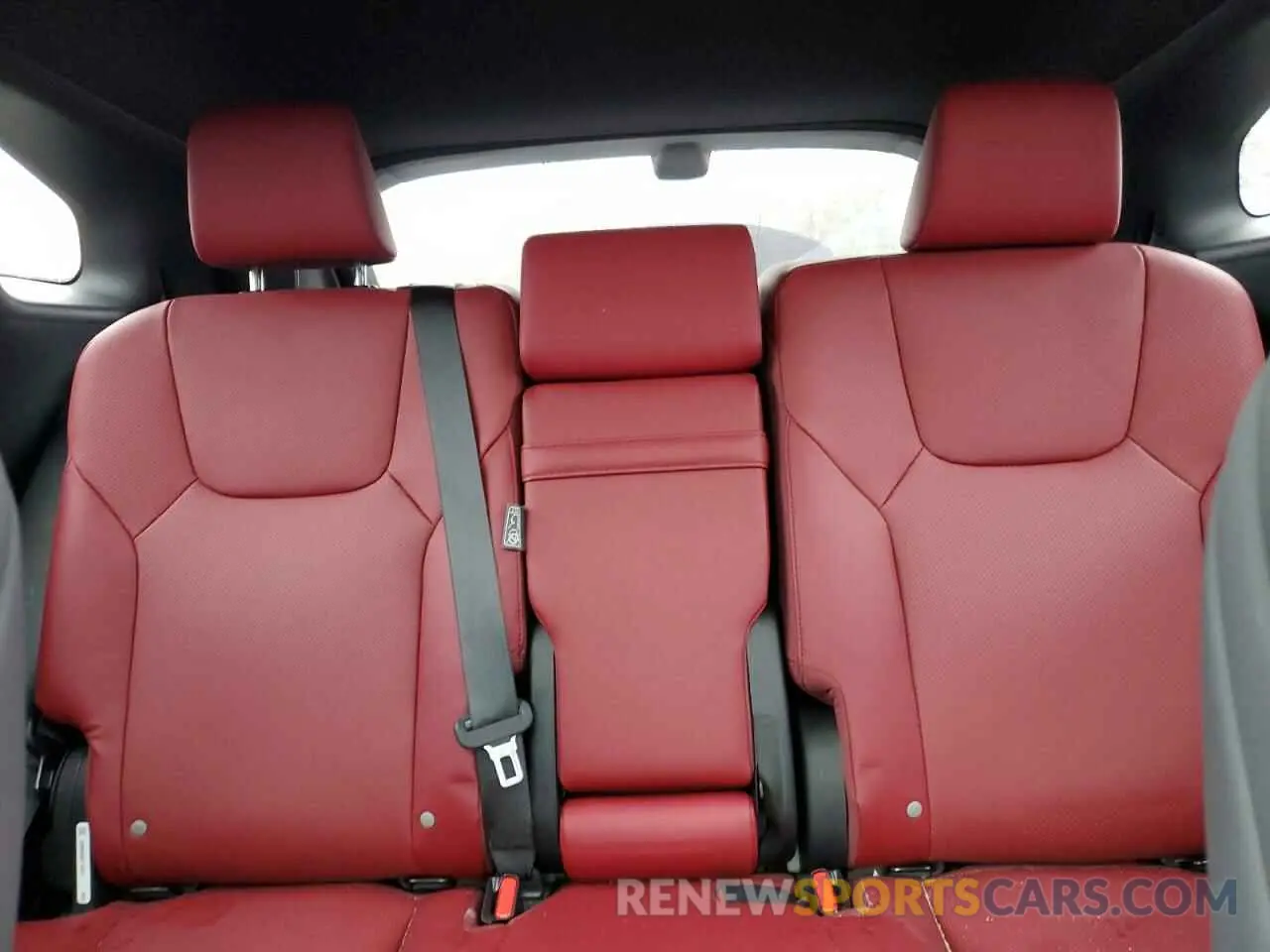 10 fotografías del automóvil dañado 2T2BAMCA9RC039539 LEXUS RX350 2024