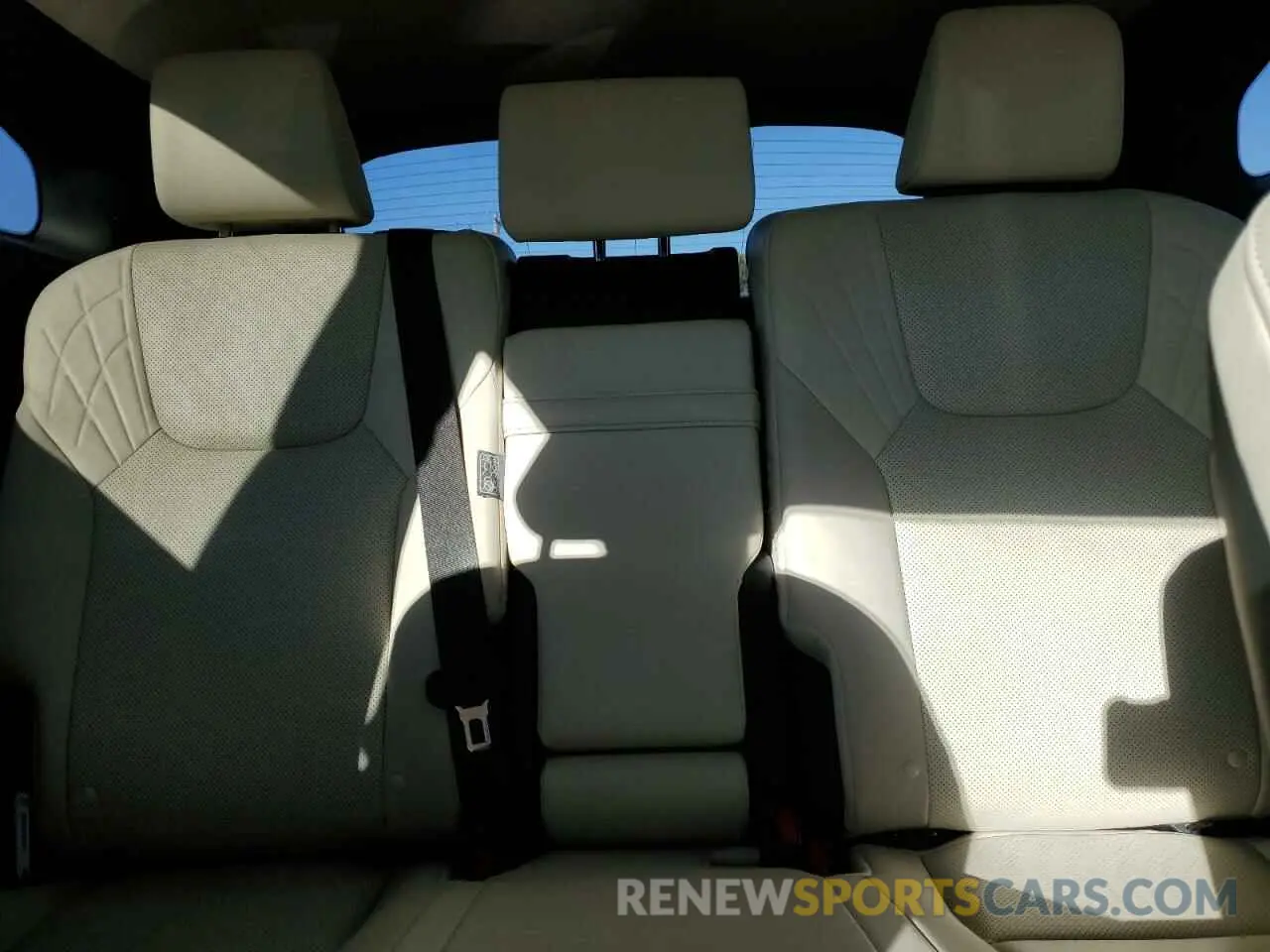10 fotografías del automóvil dañado 2T2BAMCA9RC043655 LEXUS RX350 2024