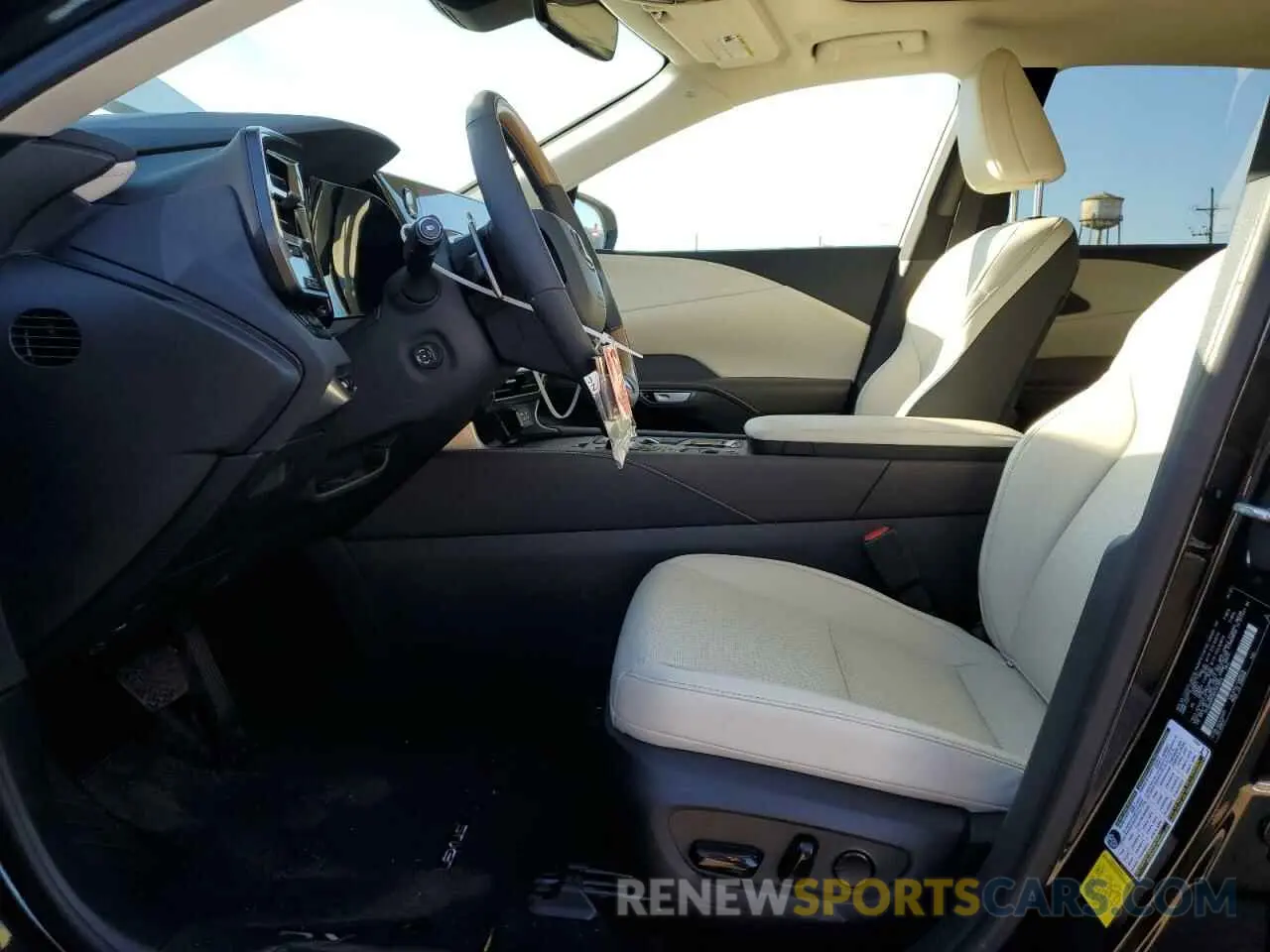 7 fotografías del automóvil dañado 2T2BAMCA9RC043655 LEXUS RX350 2024