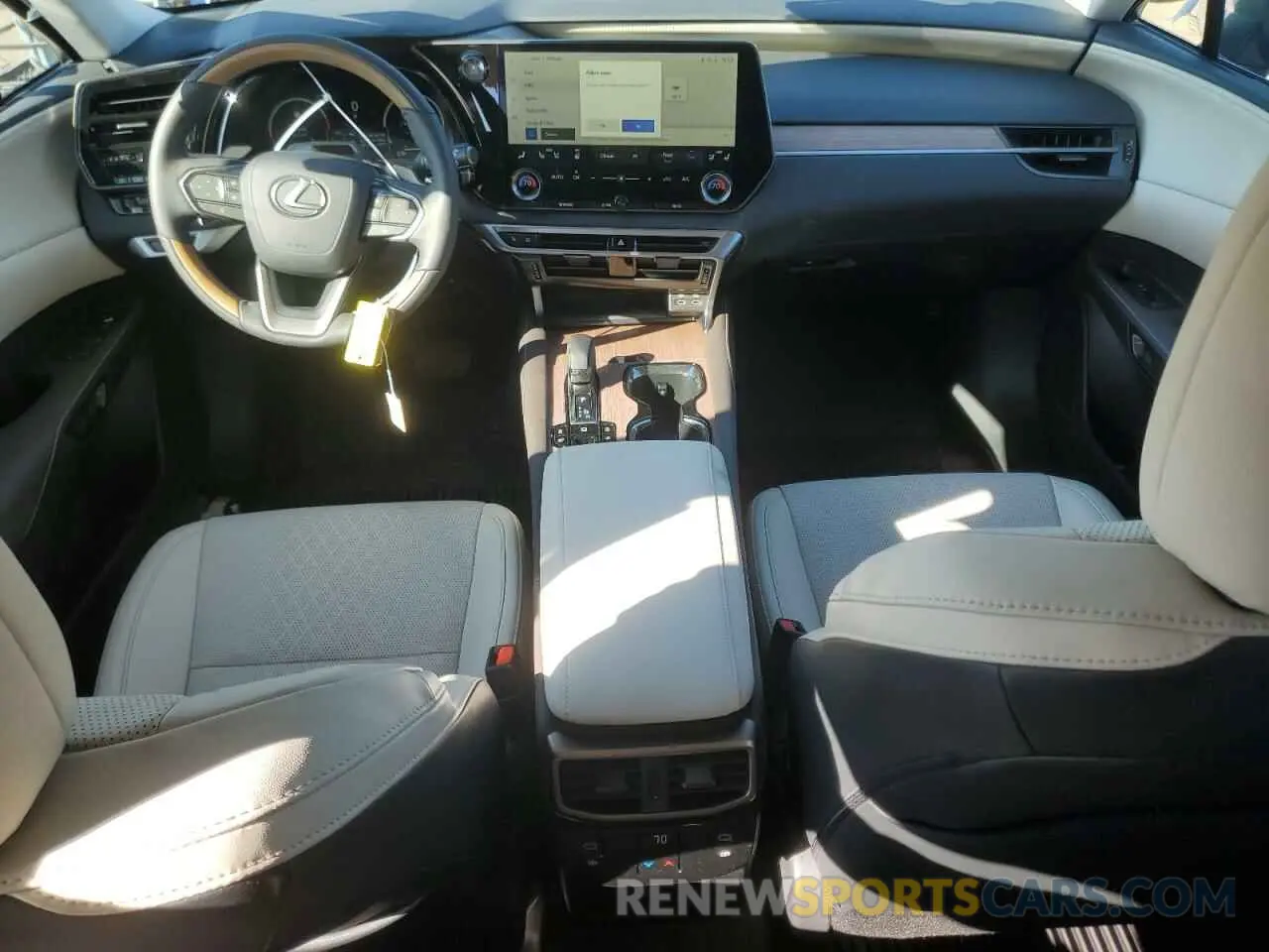 8 fotografías del automóvil dañado 2T2BAMCA6SC090597 LEXUS RX350 2025