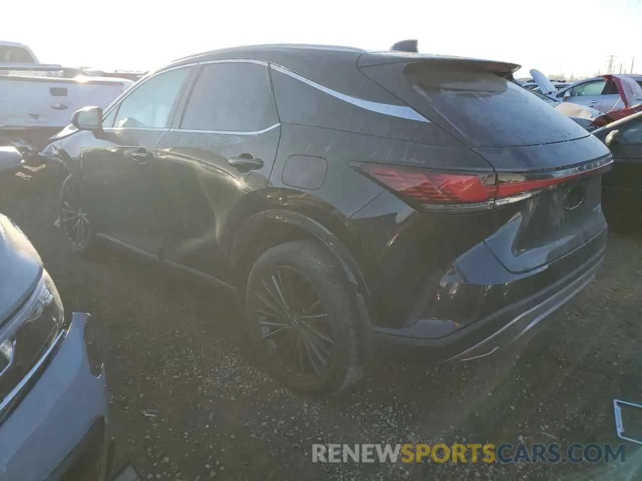 2 fotografías del automóvil dañado 2T2BAMCA9SC089458 LEXUS RX350 2025