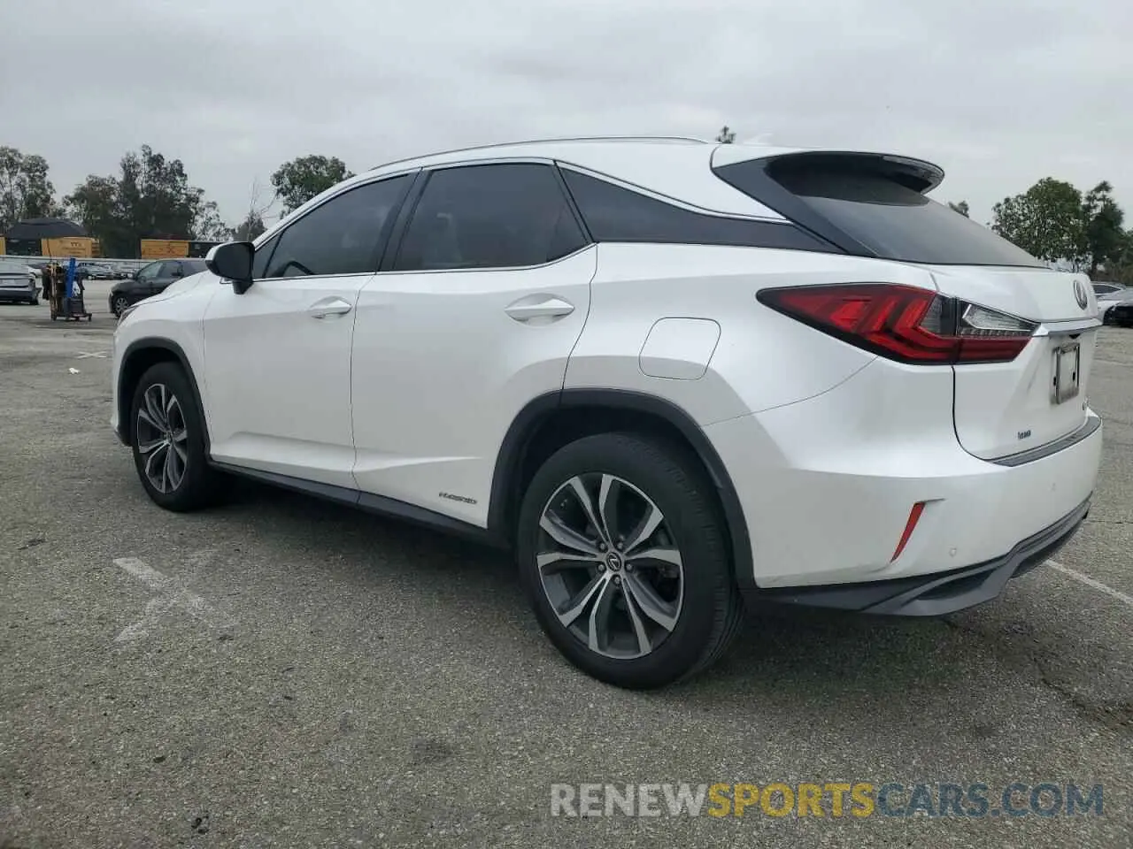 2 fotografías del automóvil dañado 2T2BGMCA4KC035015 LEXUS RX450 2019