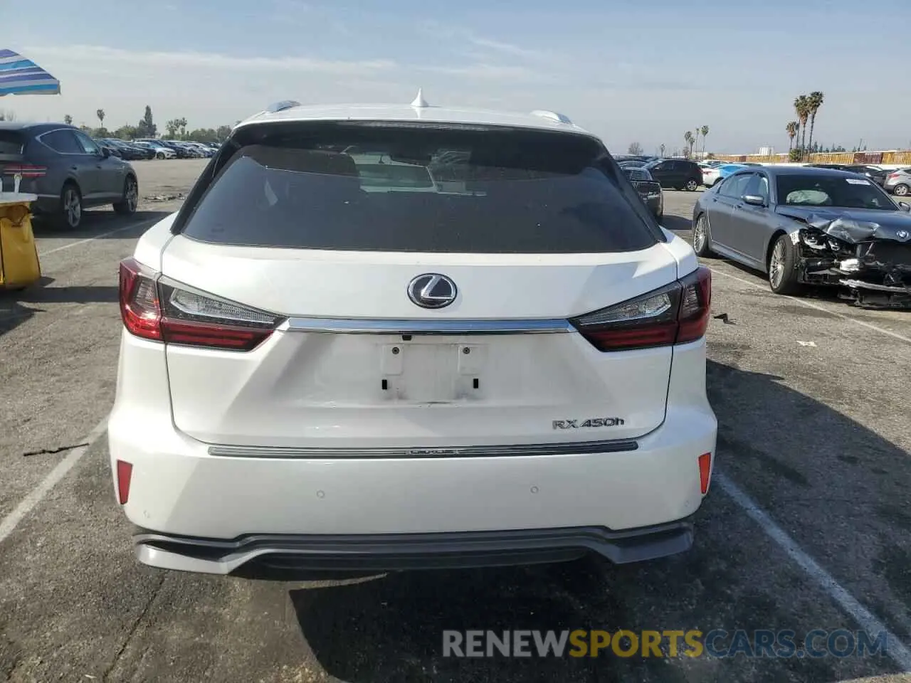 6 fotografías del automóvil dañado 2T2BGMCA7KC030486 LEXUS RX450 2019