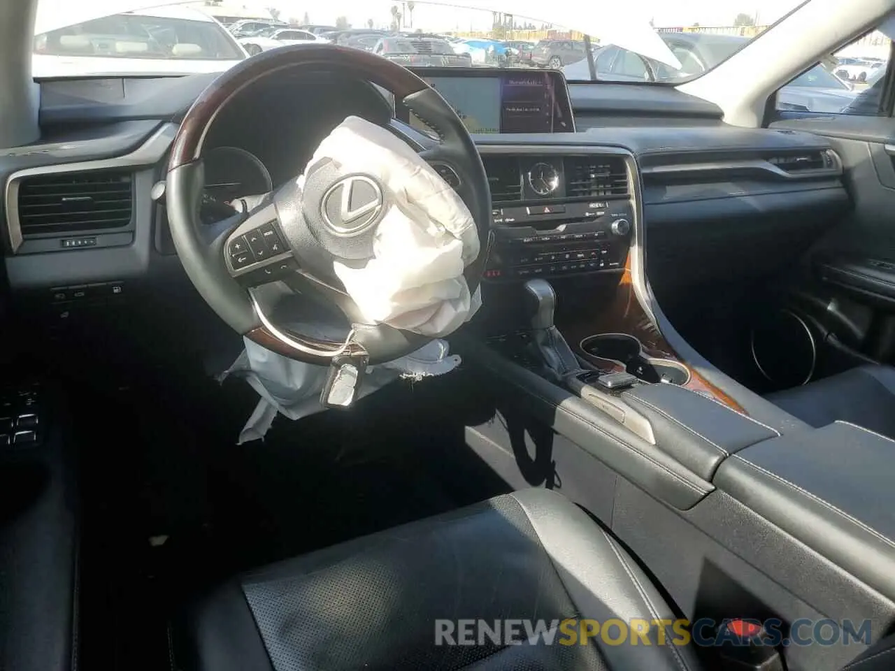 8 fotografías del automóvil dañado 2T2BGMCA7KC030486 LEXUS RX450 2019