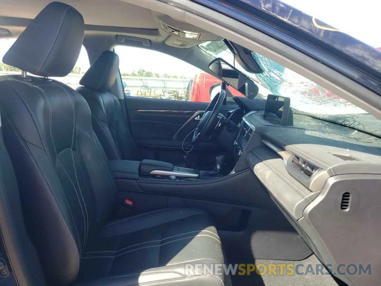 5 fotografías del automóvil dañado 2T2JGMDA2LC052391 LEXUS RX450 2020