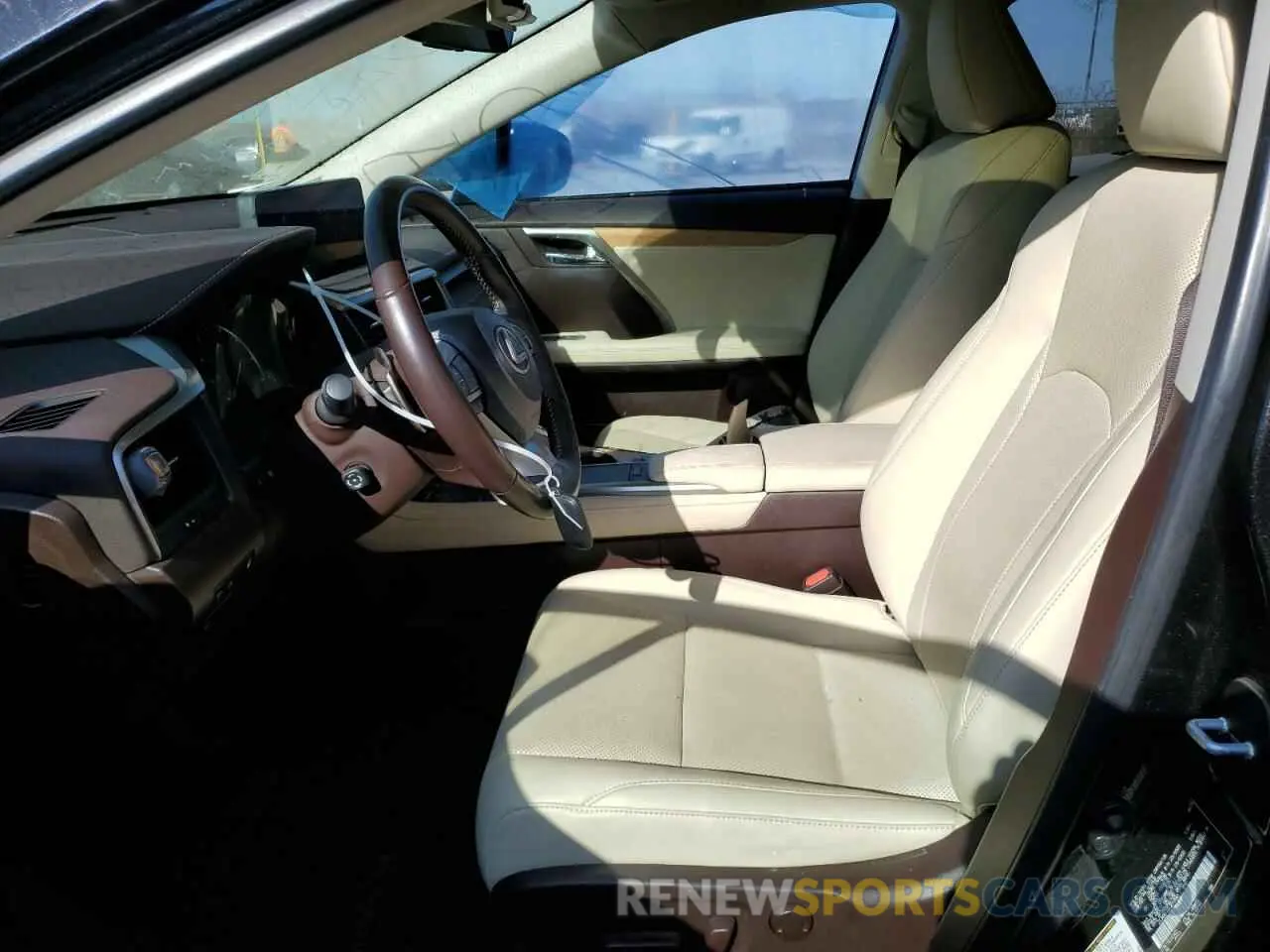 7 fotografías del automóvil dañado JTJHGKFA2L2014983 LEXUS RX450 2020