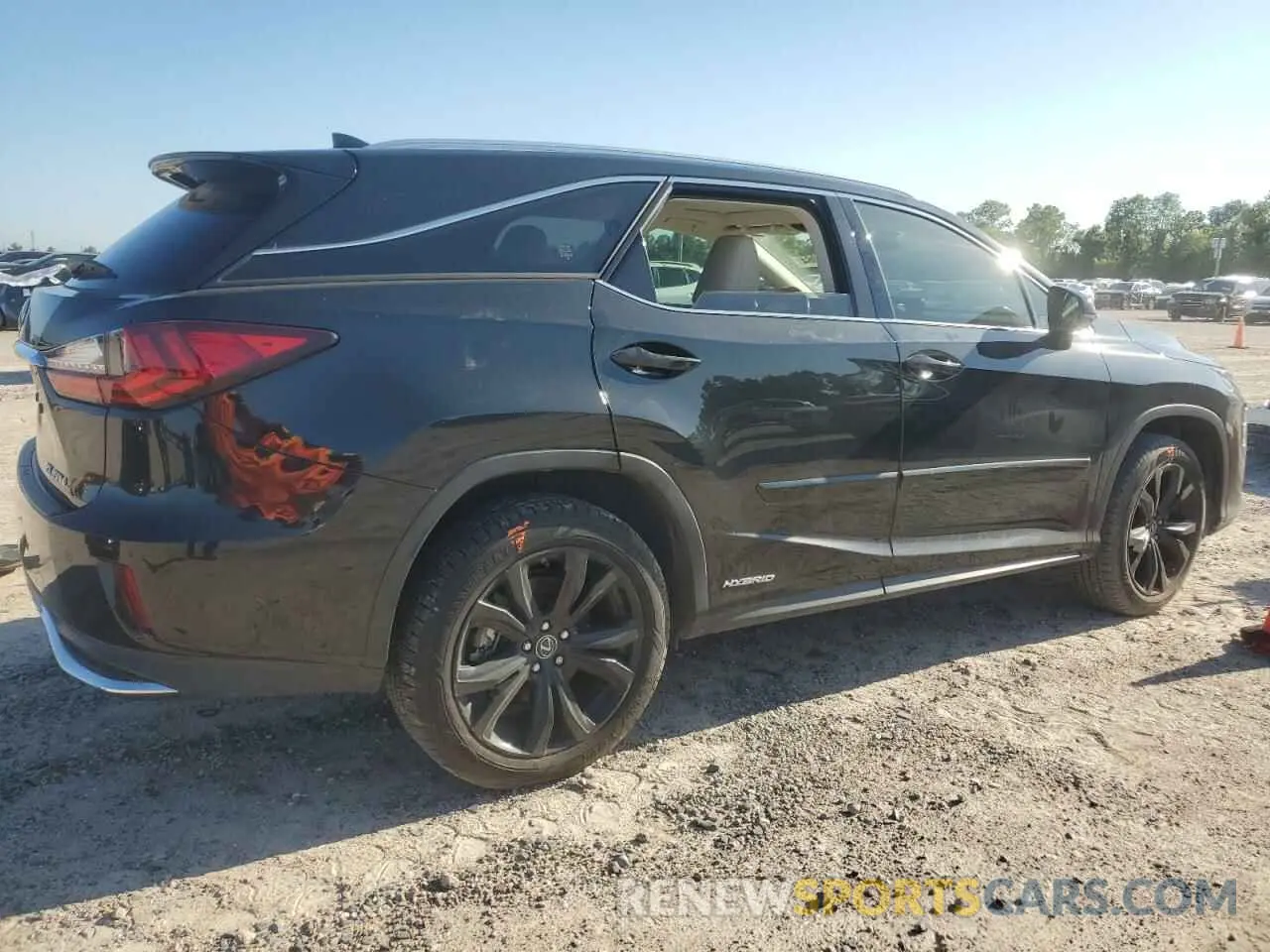 3 fotografías del automóvil dañado JTJHGKFA8L2010484 LEXUS RX450 2020