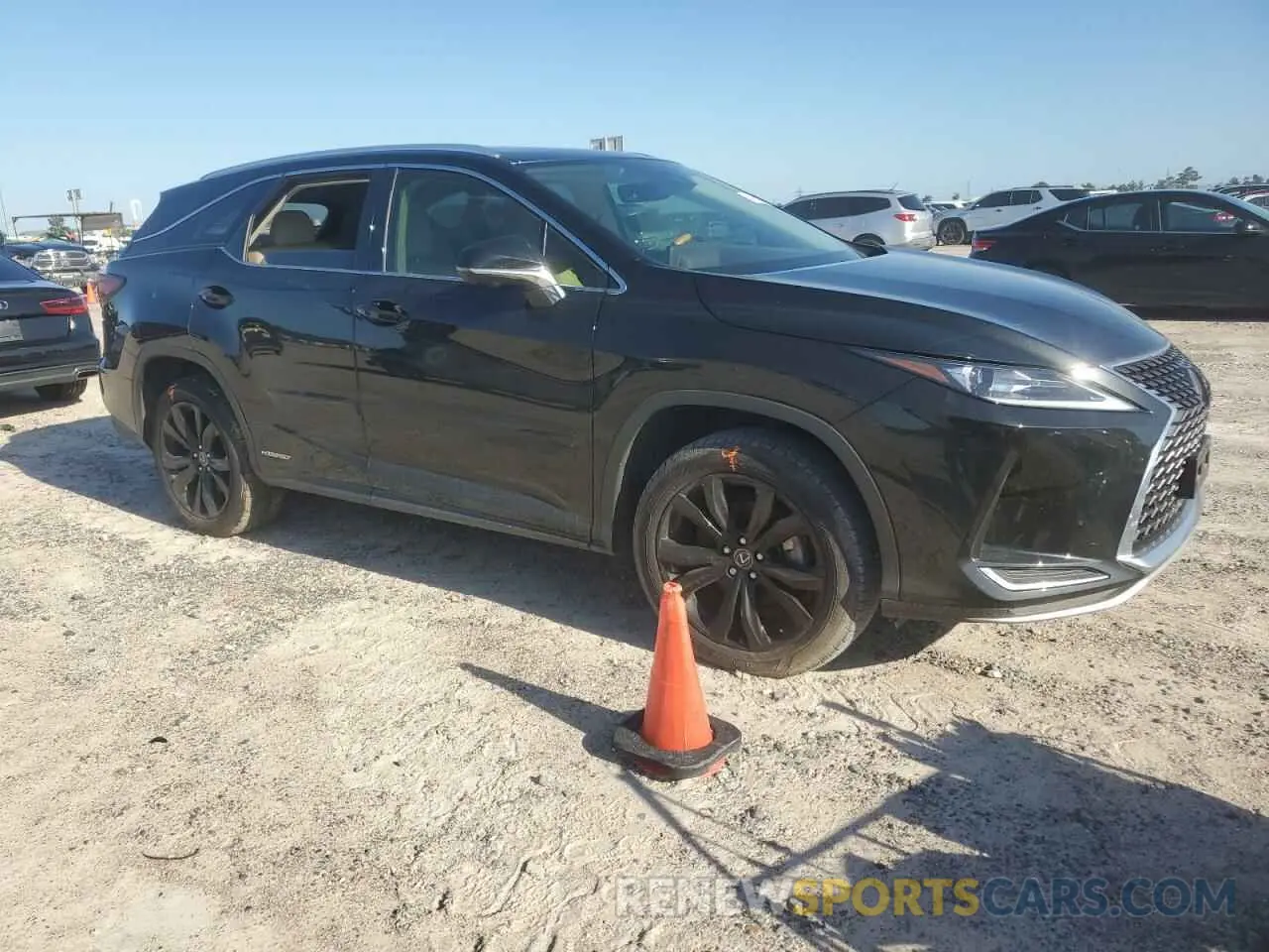 4 fotografías del automóvil dañado JTJHGKFA8L2010484 LEXUS RX450 2020