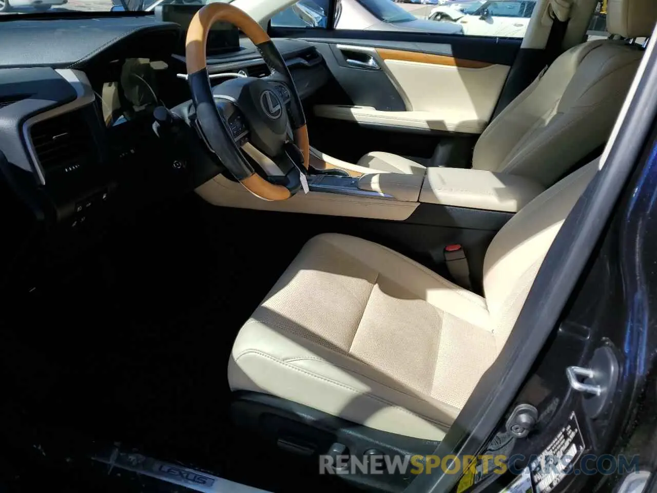 7 fotografías del automóvil dañado 2T2HGMDAXMC057838 LEXUS RX450 2021