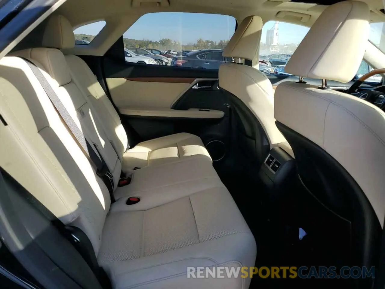 11 fotografías del automóvil dañado 2T2HGMDAXMC063798 LEXUS RX450 2021