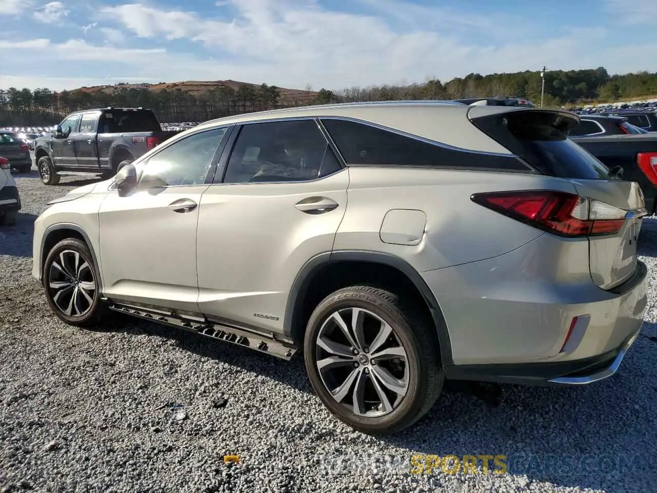 2 fotografías del automóvil dañado JTJHGKFA3M2019630 LEXUS RX450 2021