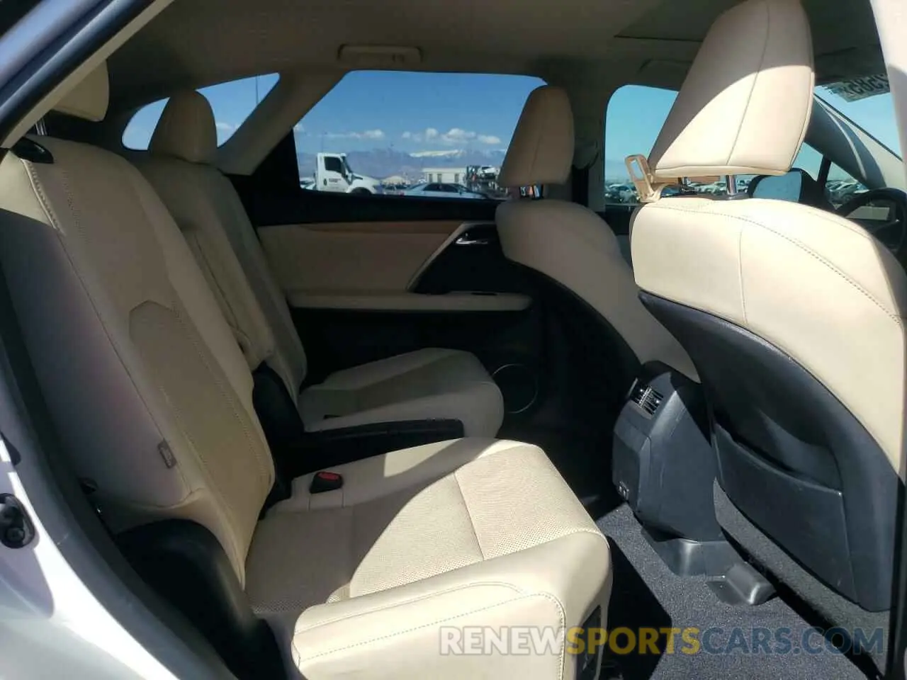 12 fotografías del automóvil dañado JTJHGKFA5M2020097 LEXUS RX450 2021