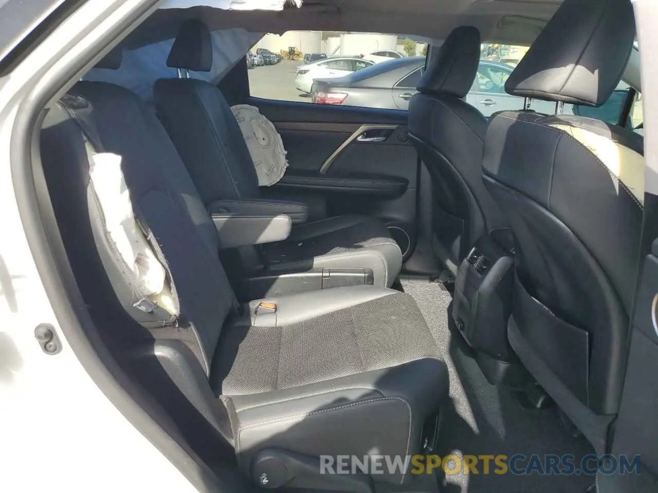 10 fotografías del automóvil dañado JTJHGKFA7M2020361 LEXUS RX450 2021