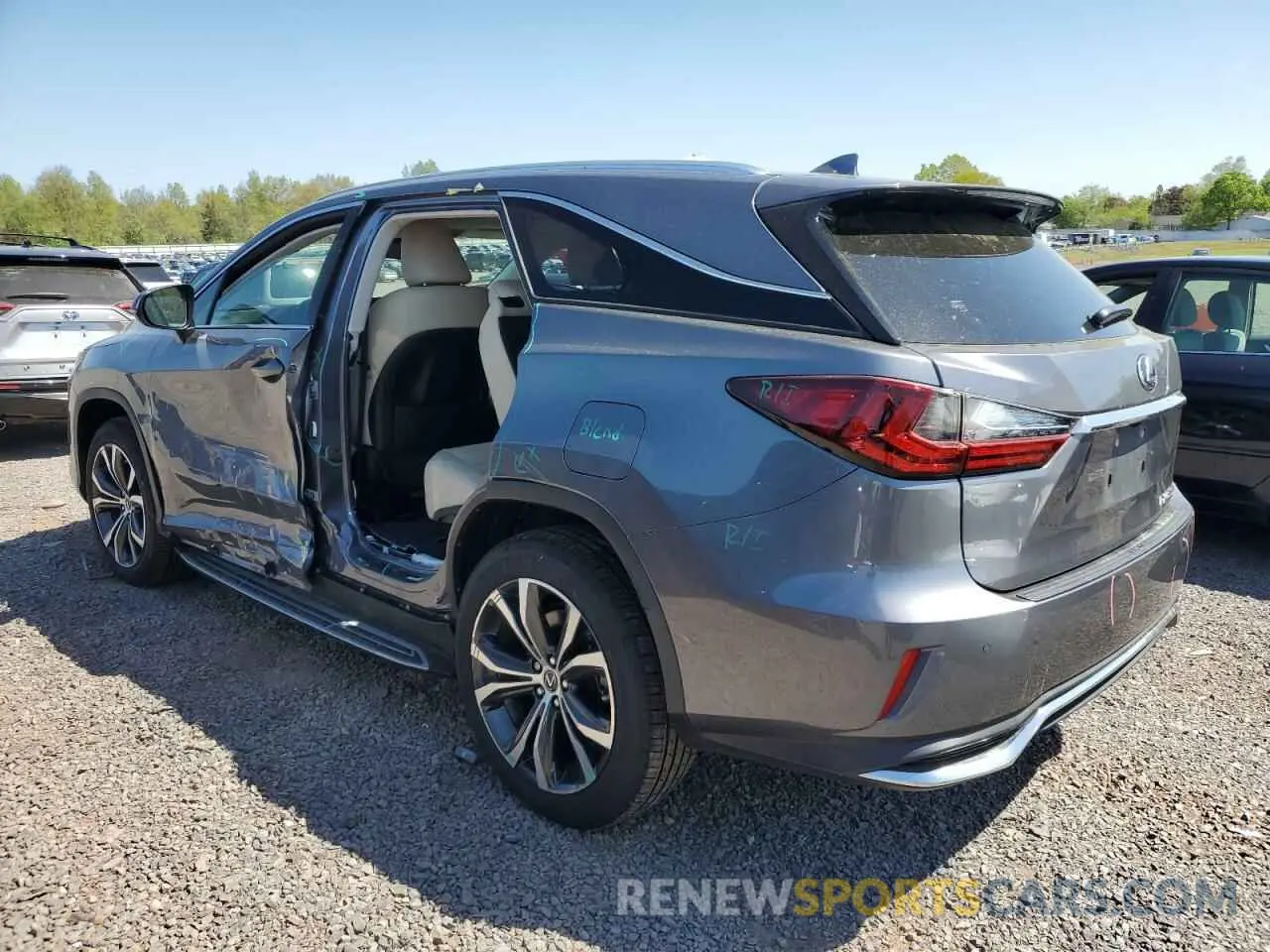 2 fotografías del automóvil dañado JTJHGKFA7M2020683 LEXUS RX450 2021