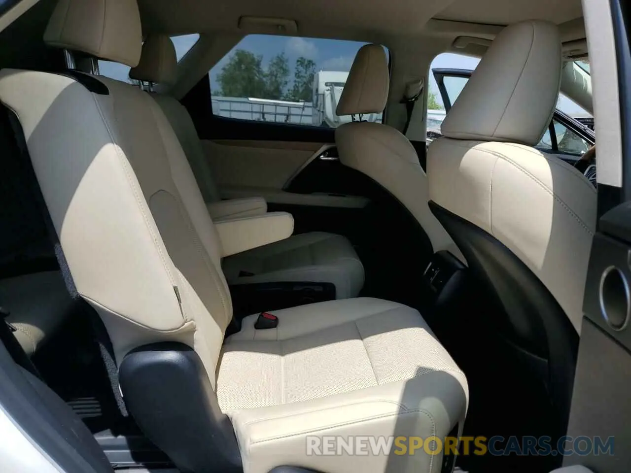 11 fotografías del automóvil dañado JTJHGKFA8M2017243 LEXUS RX450 2021