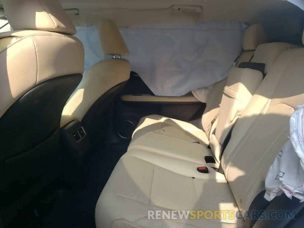 6 fotografías del automóvil dañado 2T2HGMDA6NC072581 LEXUS RX450 2022