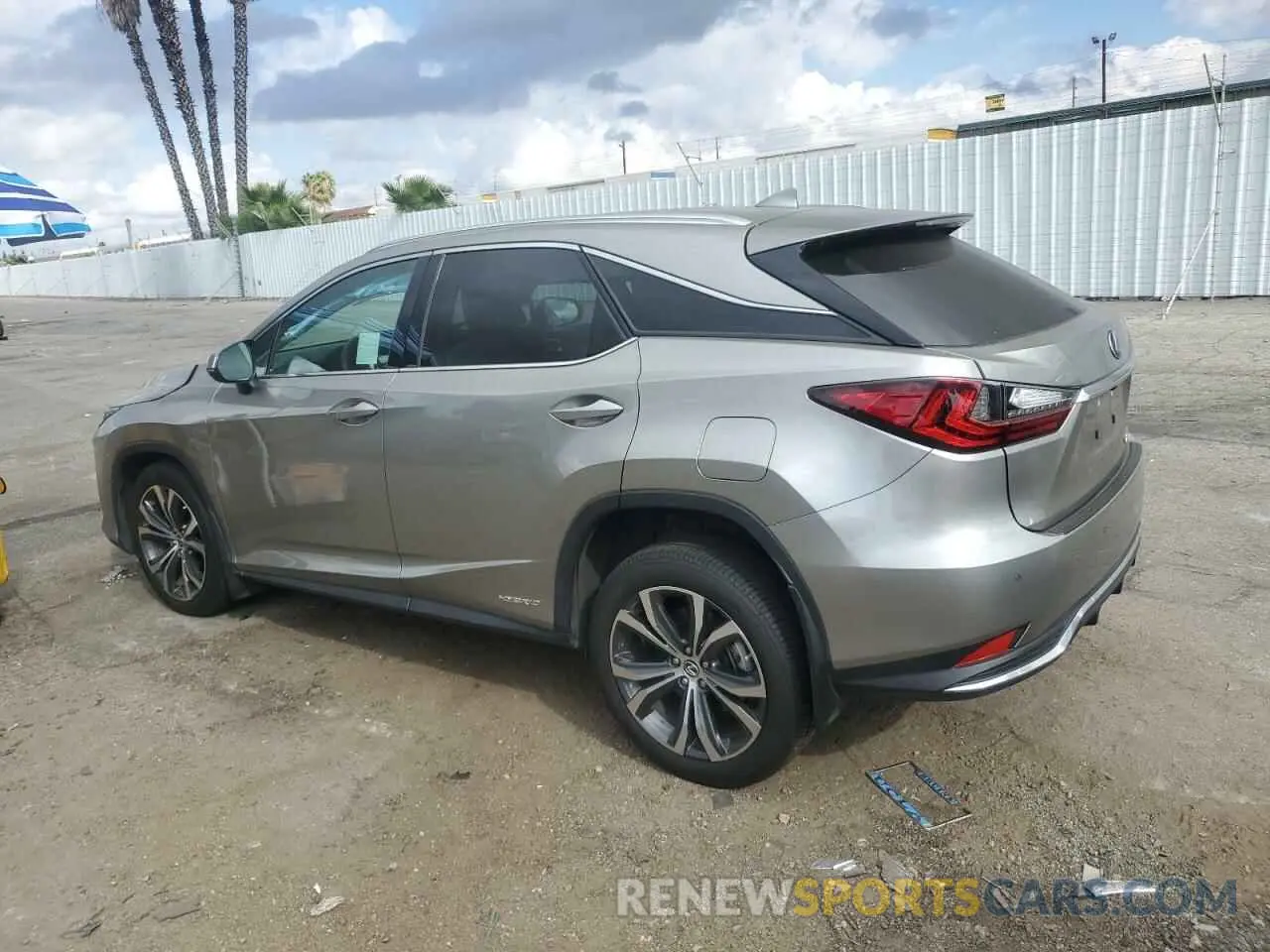 2 fotografías del automóvil dañado 2T2HGMDA9NC093229 LEXUS RX450 2022