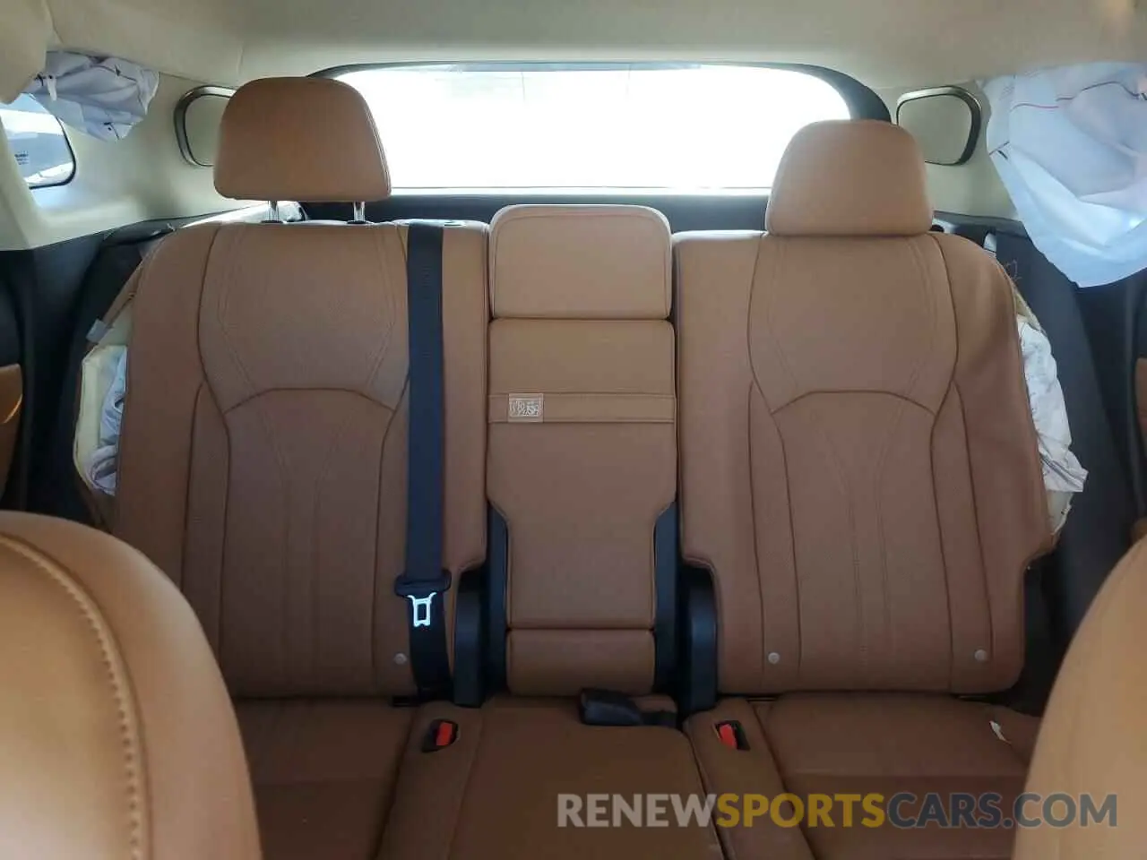 10 fotografías del automóvil dañado 2T2JGMDA8NC094390 LEXUS RX450 2022