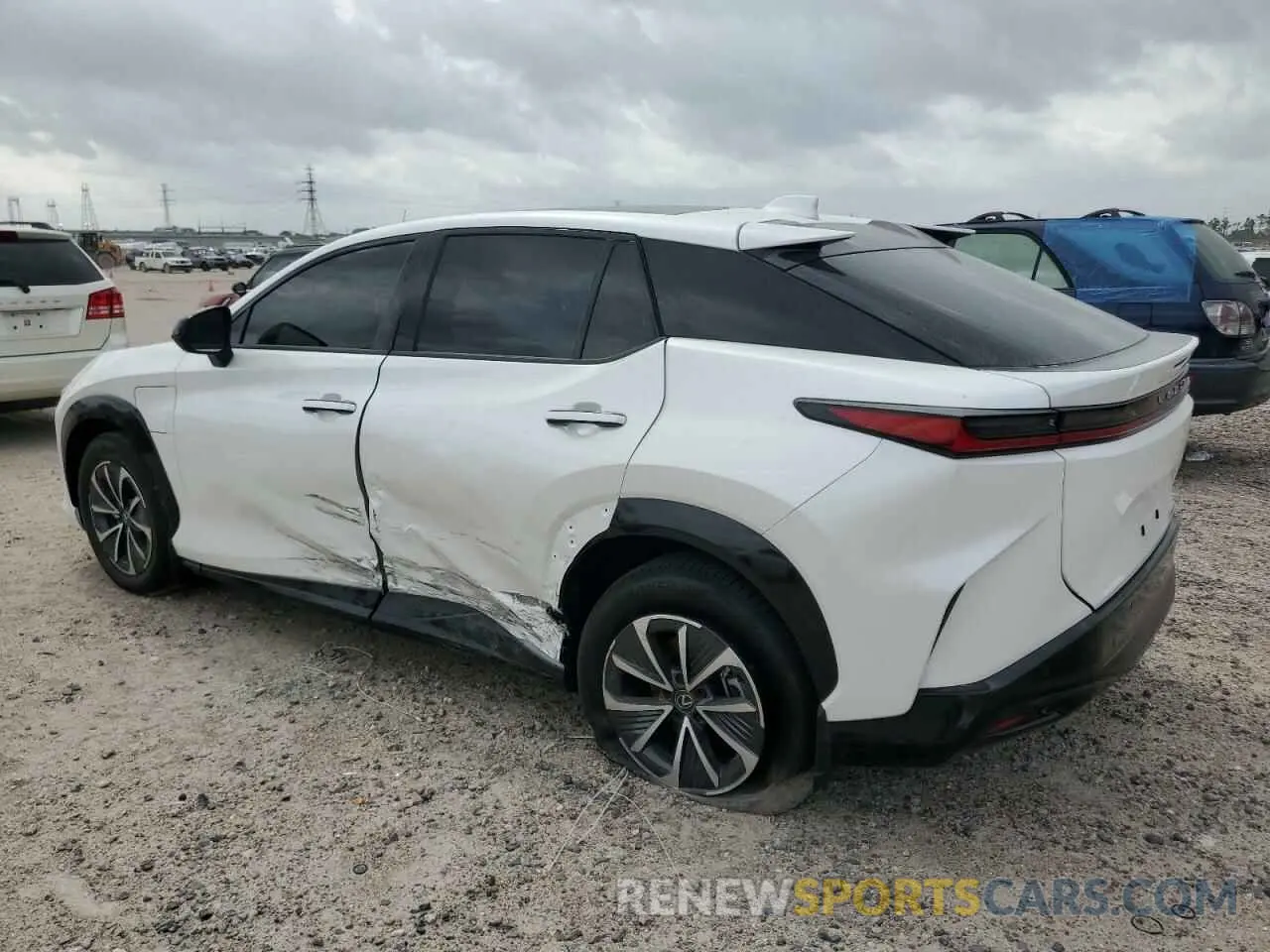 2 fotografías del automóvil dañado JTJABABB1RA007692 LEXUS RZ 300E 2024